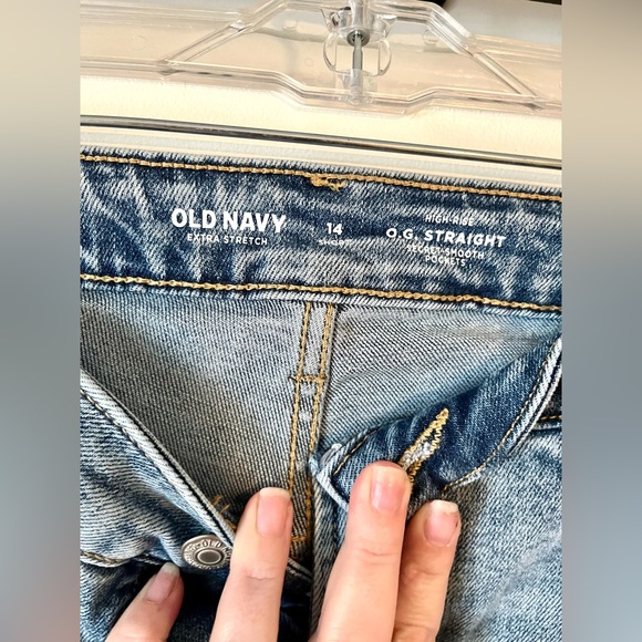 NWT High-Waisted OG Straight Ripped Cut-Off Ankle Jeans for Women - Picture 3 of 6